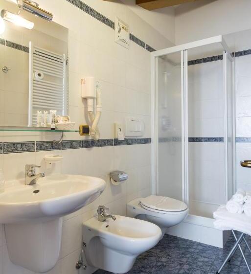 Quarto Triplo Estandar com Sacada, Colfosco