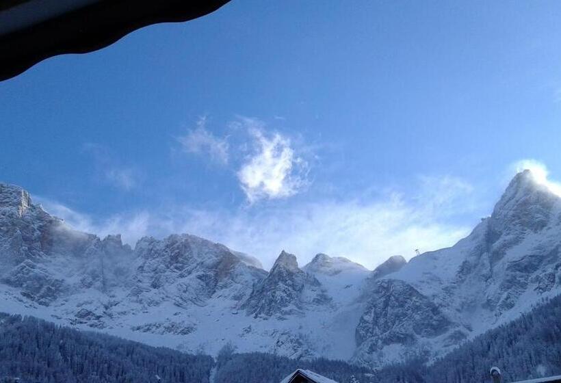 غرفة قياسية فردية مزودة بشُرفة, Colfosco