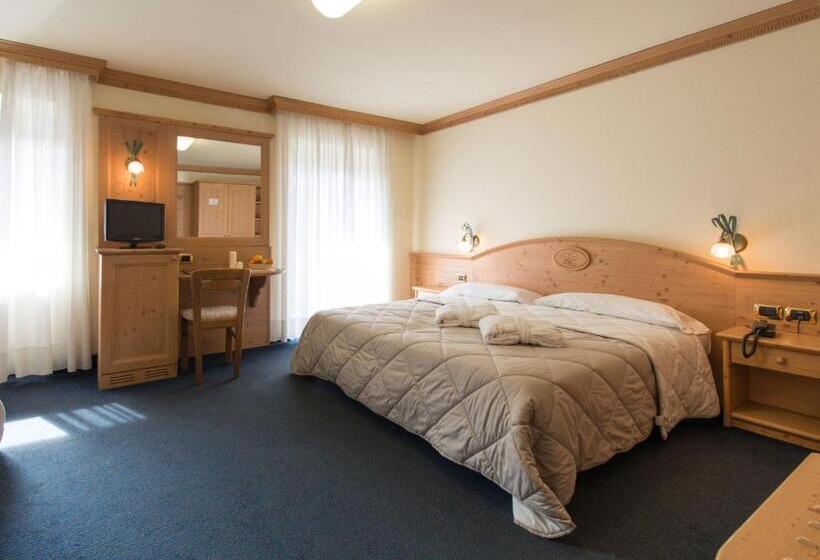 غرفة قياسية مطلة على الجبل, Colfosco