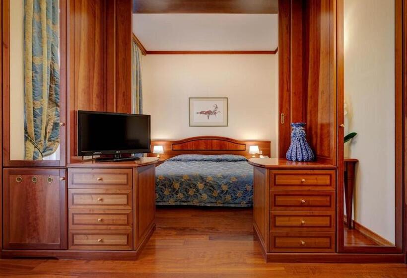 スタンダードトリプルルーム, Continental