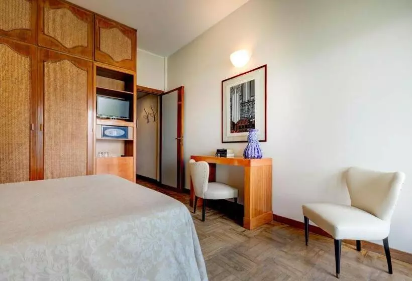 اتاق استاندارد با چشمانداز باغ, Continental