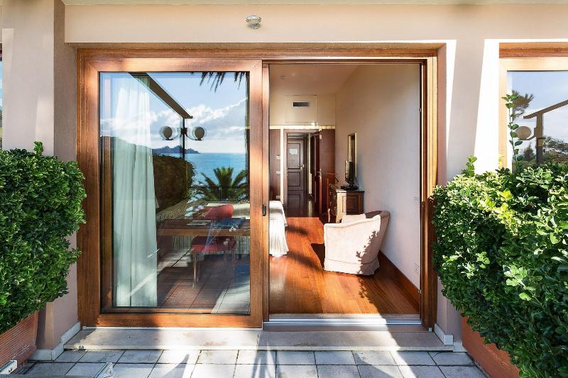 オーシャンビュースーペリアールーム, Continental