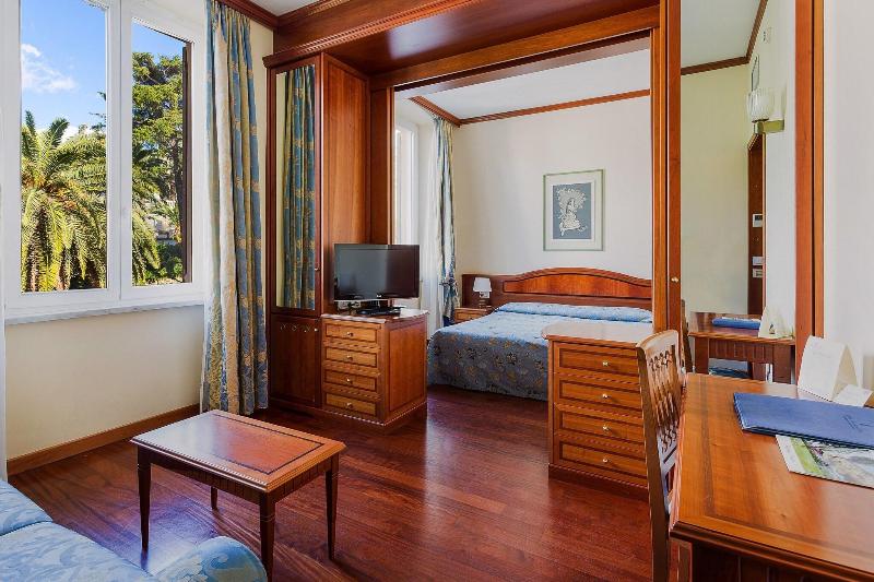 スタンダードトリプルルーム, Continental