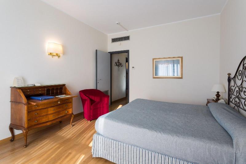 スタンダードトリプルルーム, Continental