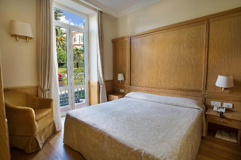 スタンダードトリプルルーム, Continental