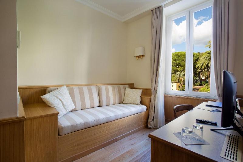 スタンダードトリプルルーム, Continental