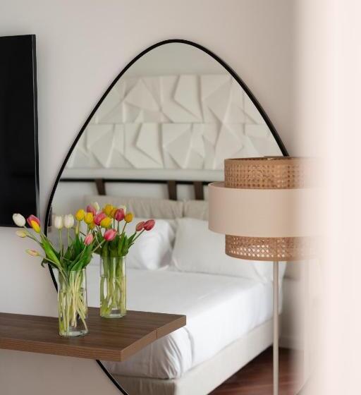 חדר סופריור, Delfino Taranto