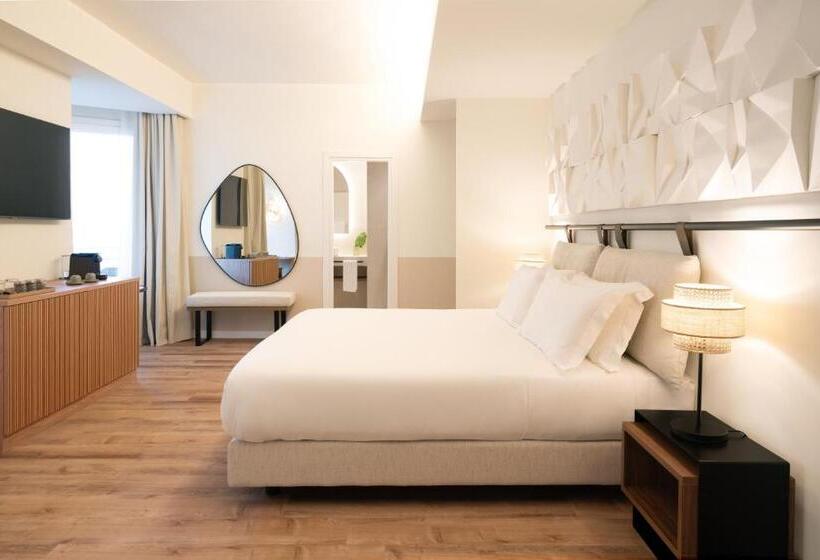 חדר משפתחתי סופריור, Delfino Taranto