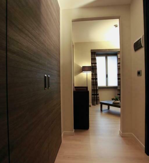 جناح جونيور, Diplomatic