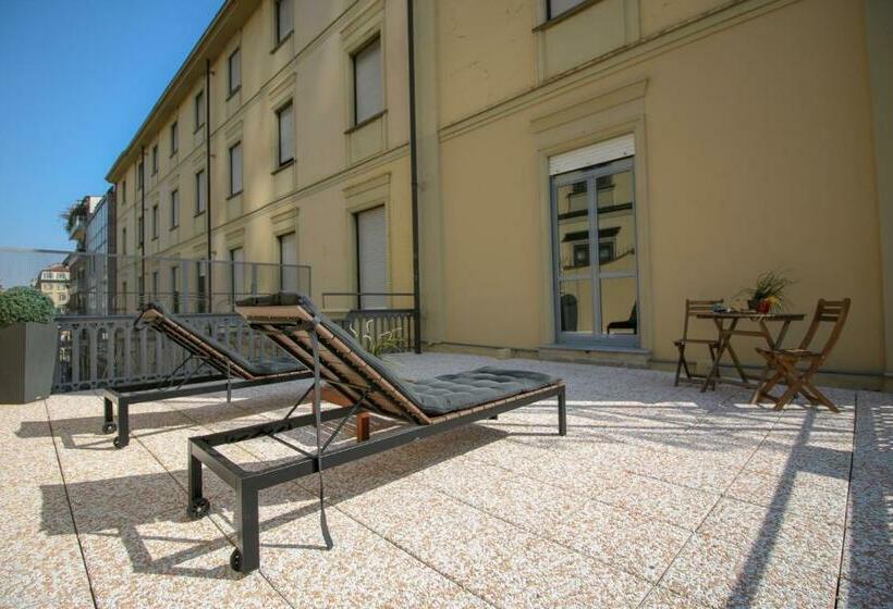 جناح جونيور, Diplomatic