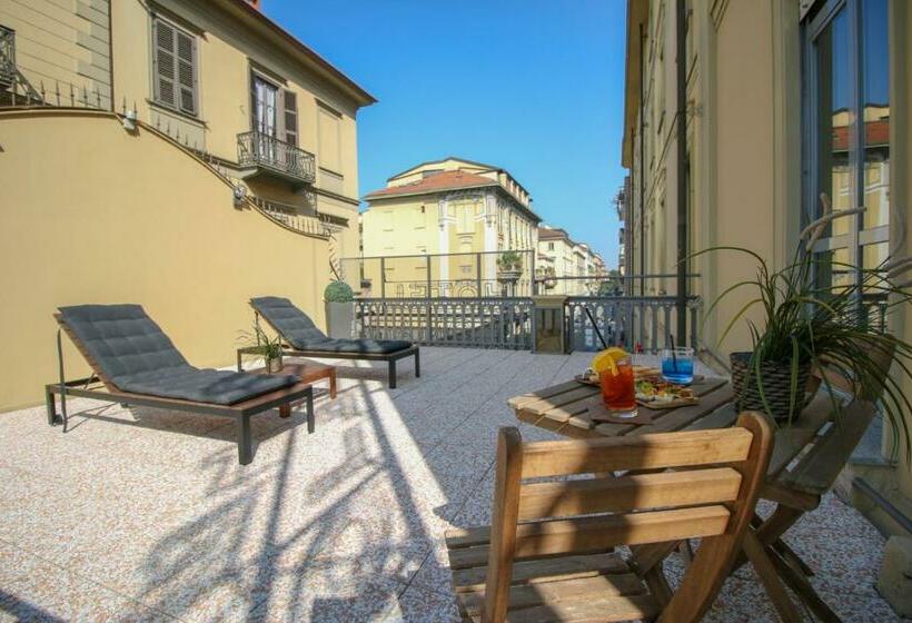 جناح جونيور, Diplomatic