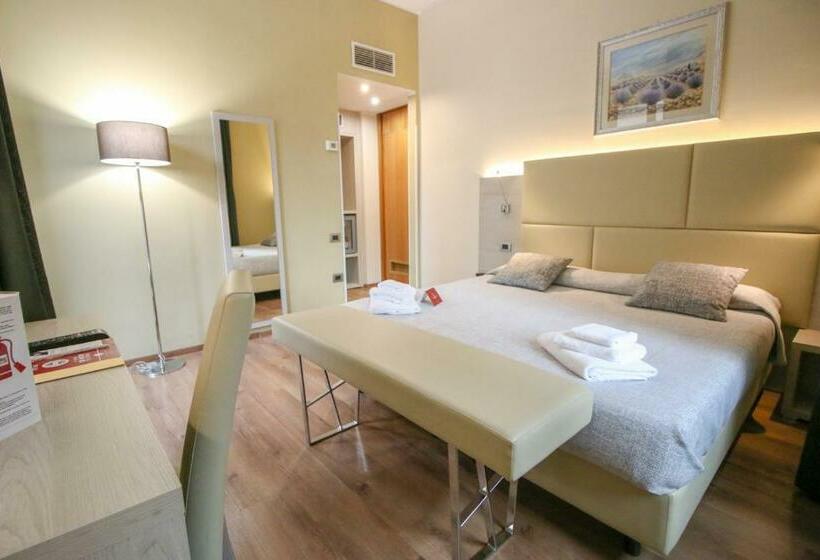 جناح جونيور, Diplomatic