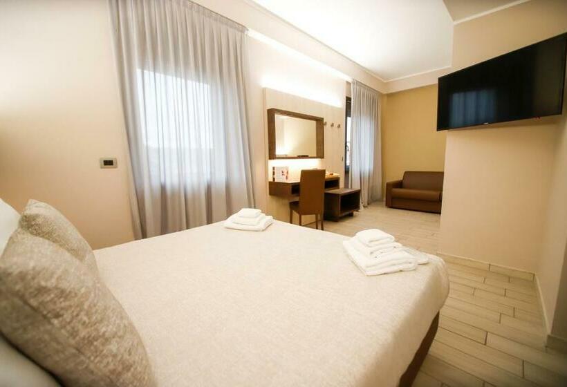 غرفة سوبيريور, Diplomatic