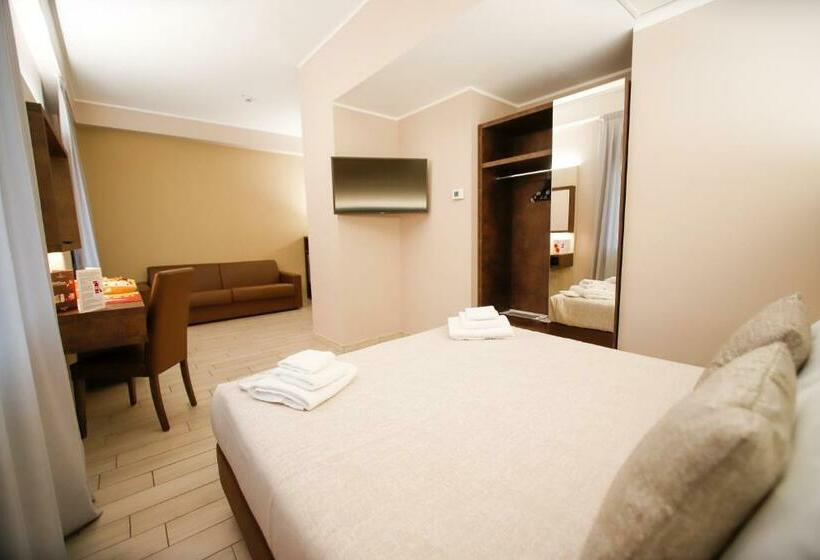 غرفة سوبيريور, Diplomatic