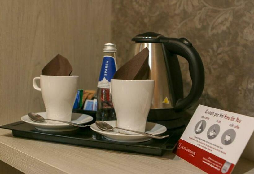 غرفة سوبيريور, Diplomatic