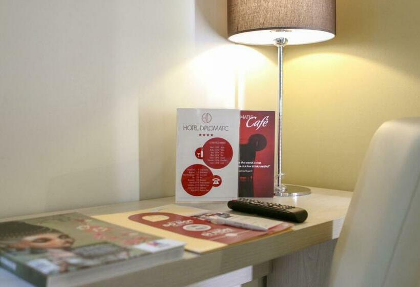 غرفة سوبيريور, Diplomatic