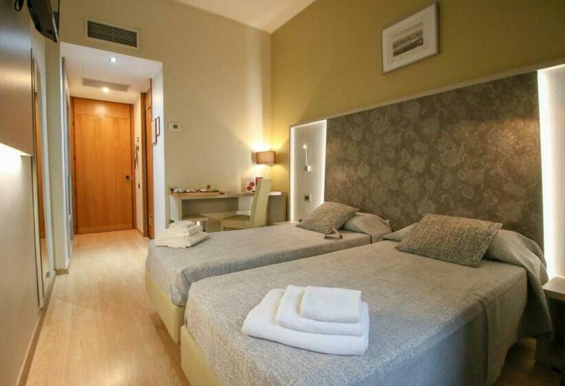 غرفة سوبيريور, Diplomatic