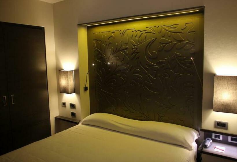 غرفة سوبيريور, Diplomatic