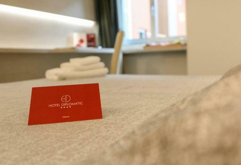 غرفة سوبيريور, Diplomatic