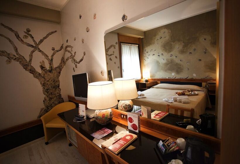 غرفة قياسية, Diplomatic