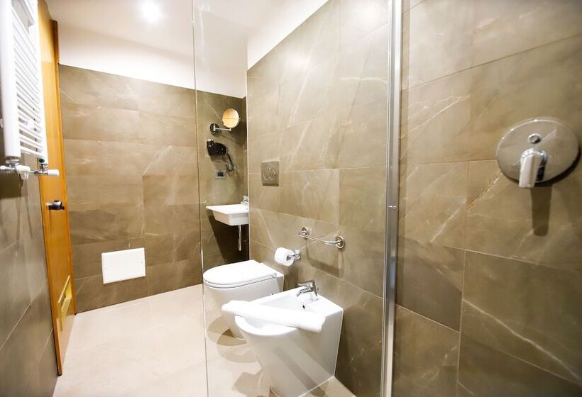 جناح جونيور, Diplomatic