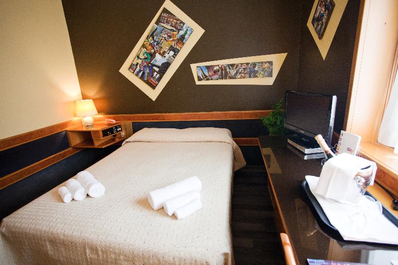 غرفة قياسية, Diplomatic