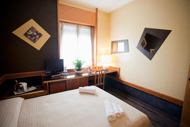 غرفة قياسية, Diplomatic