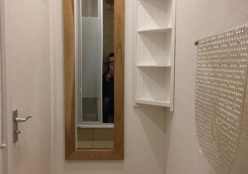 جناح جونيور, Diplomatic