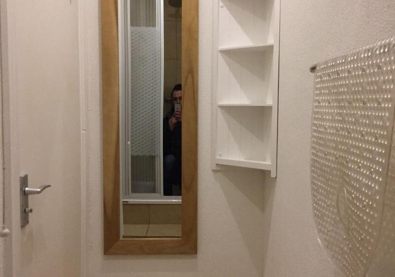 جناح جونيور, Diplomatic