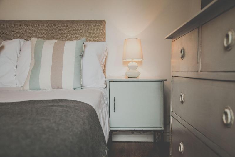 جناح جونيور, Diplomatic