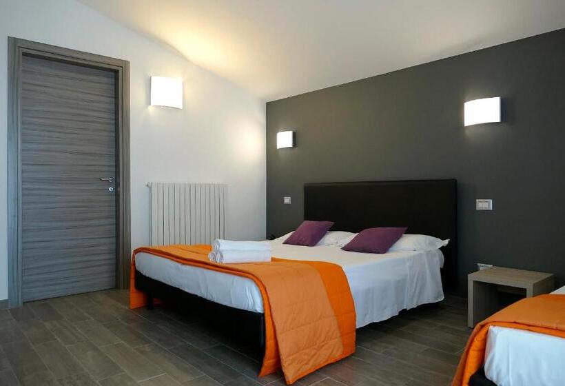 スタンダードトリプルルーム, Désirée