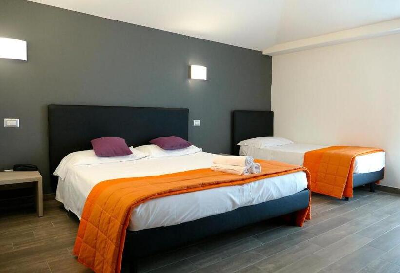 スタンダードトリプルルーム, Désirée