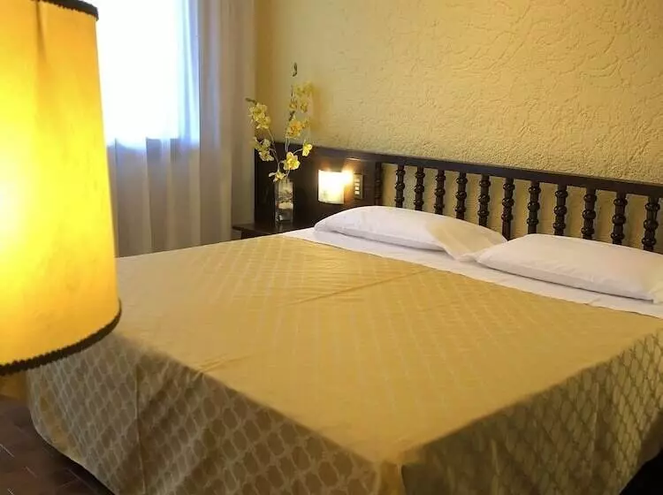 Chambre Standard, El Rustego