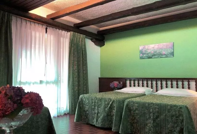 Chambre Triple Standard, El Rustego