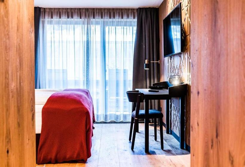 غرفة قياسية, Granbaita Dolomites