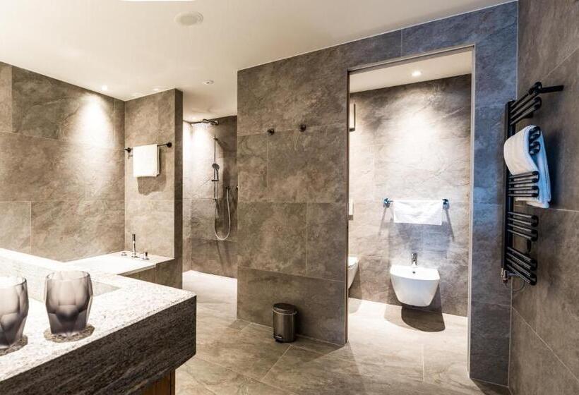 جناح مطلّ علي الجبل, Granbaita Dolomites