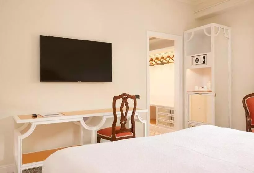 اتاق استاندارد با بالکن, Grand Hotel De La Ville