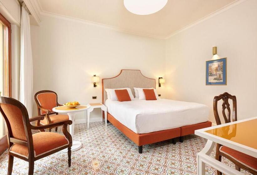 חדר סטנדרט עם מרפסת, Grand Hotel De La Ville