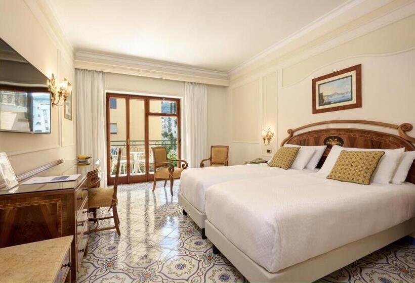 Classic room with balcony, Grand Hotel De La Ville