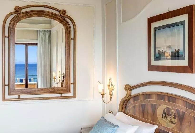 اتاق پرمیوم با چشم‌انداز دریا, Grand Hotel De La Ville