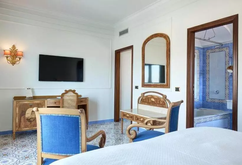 اتاق لوکس با چشم‌انداز دریا, Grand Hotel De La Ville