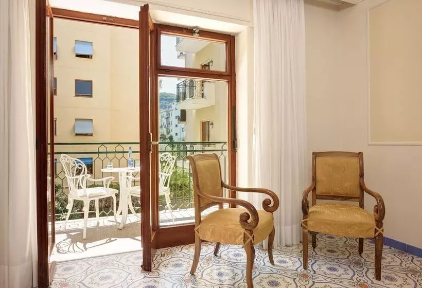 Classic room with balcony, Grand Hotel De La Ville