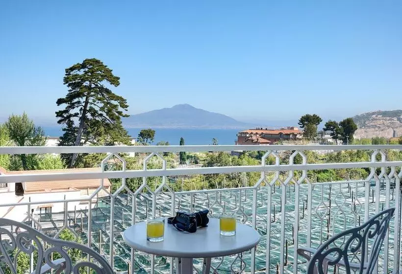 اتاق کامفورت با چشم‌انداز کنار دریا, Grand Hotel De La Ville