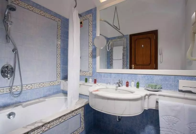 اتاق استاندارد یک تخته با بالکن, Grand Hotel De La Ville