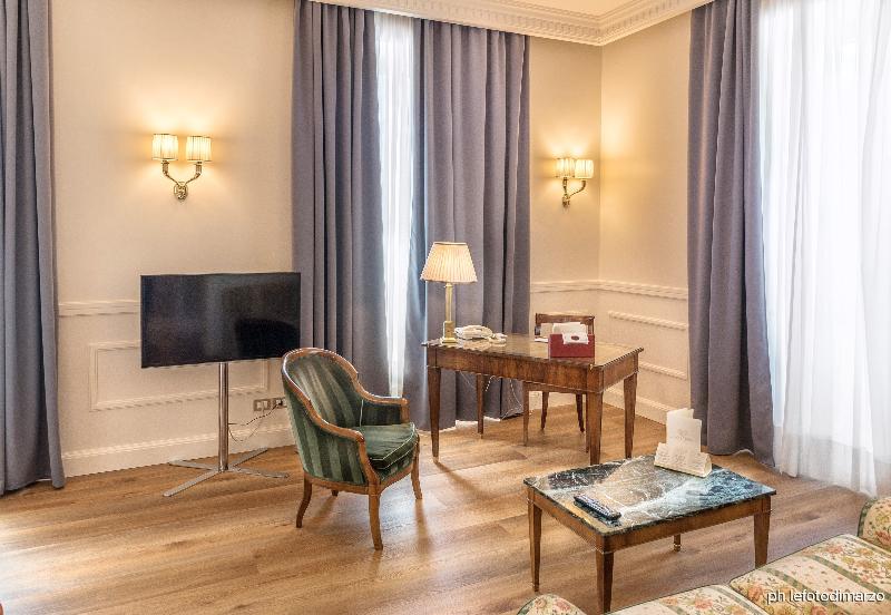 اتاق استاندارد سه نفره, Grand Hotel Sitea