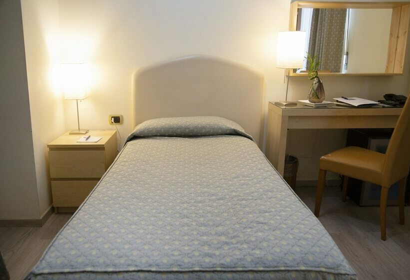 חדר סטנדרט יחיד, Ih Hotels Milano Eur   Trezzano Sul Naviglio