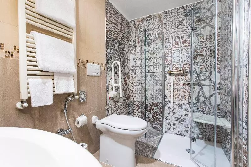 اتاق استاندارد با تخت بزرگ برای معلولان, Indigo Verona   Grand Hotel Des Arts, An Ihg