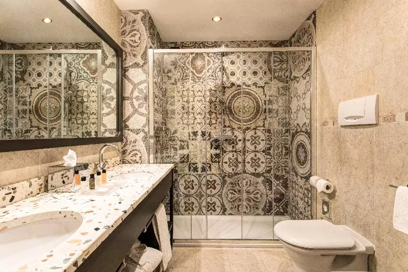 سوئیت با تخت بزرگ, Indigo Verona   Grand Hotel Des Arts, An Ihg