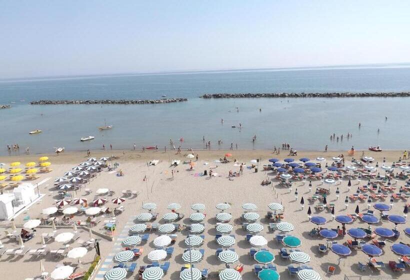 Четырехместный Номер Стандарт, Internazionale