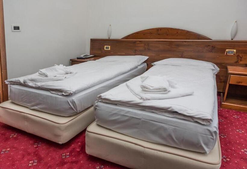 غرفة قياسية فردية, La Terrazza